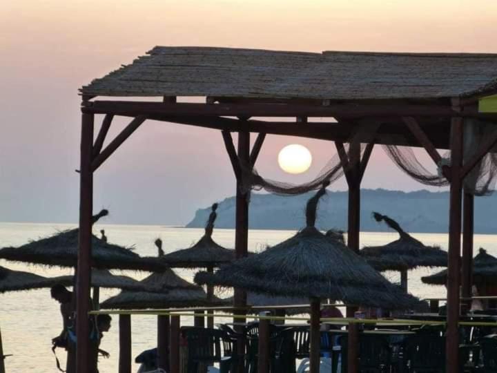 La Dama Bianca Bovo Marina Hotel Montallegro Bagian luar foto