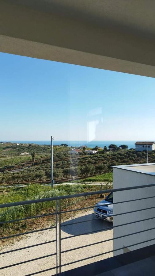 La Dama Bianca Bovo Marina Hotel Montallegro Bagian luar foto