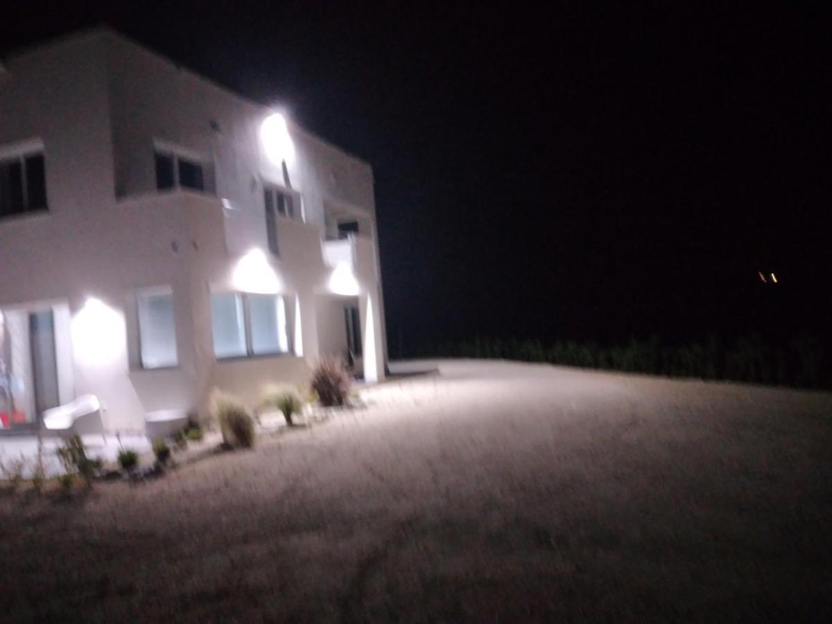 La Dama Bianca Bovo Marina Hotel Montallegro Bagian luar foto